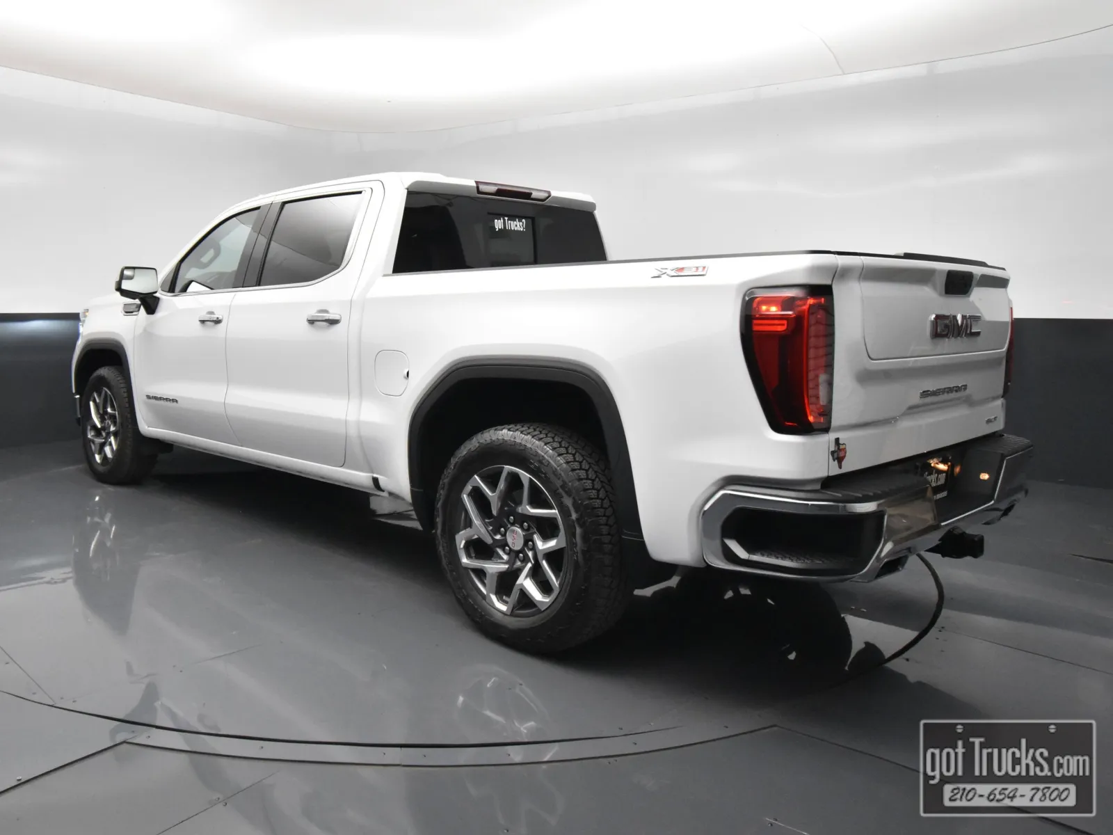 2023 GMC Sierra 1500 SLT - Photo 5