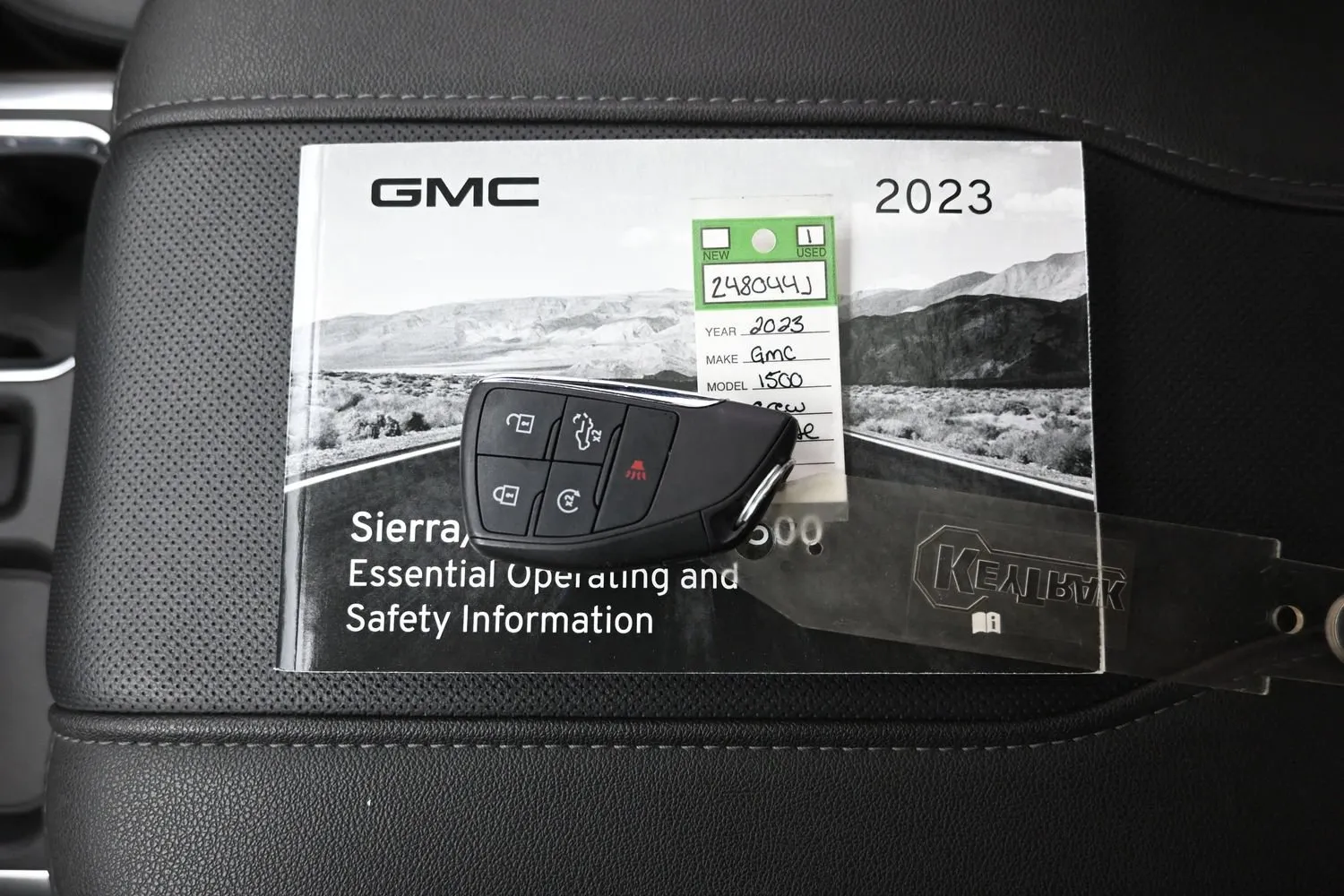 2023 GMC Sierra 1500 SLT - Photo 20