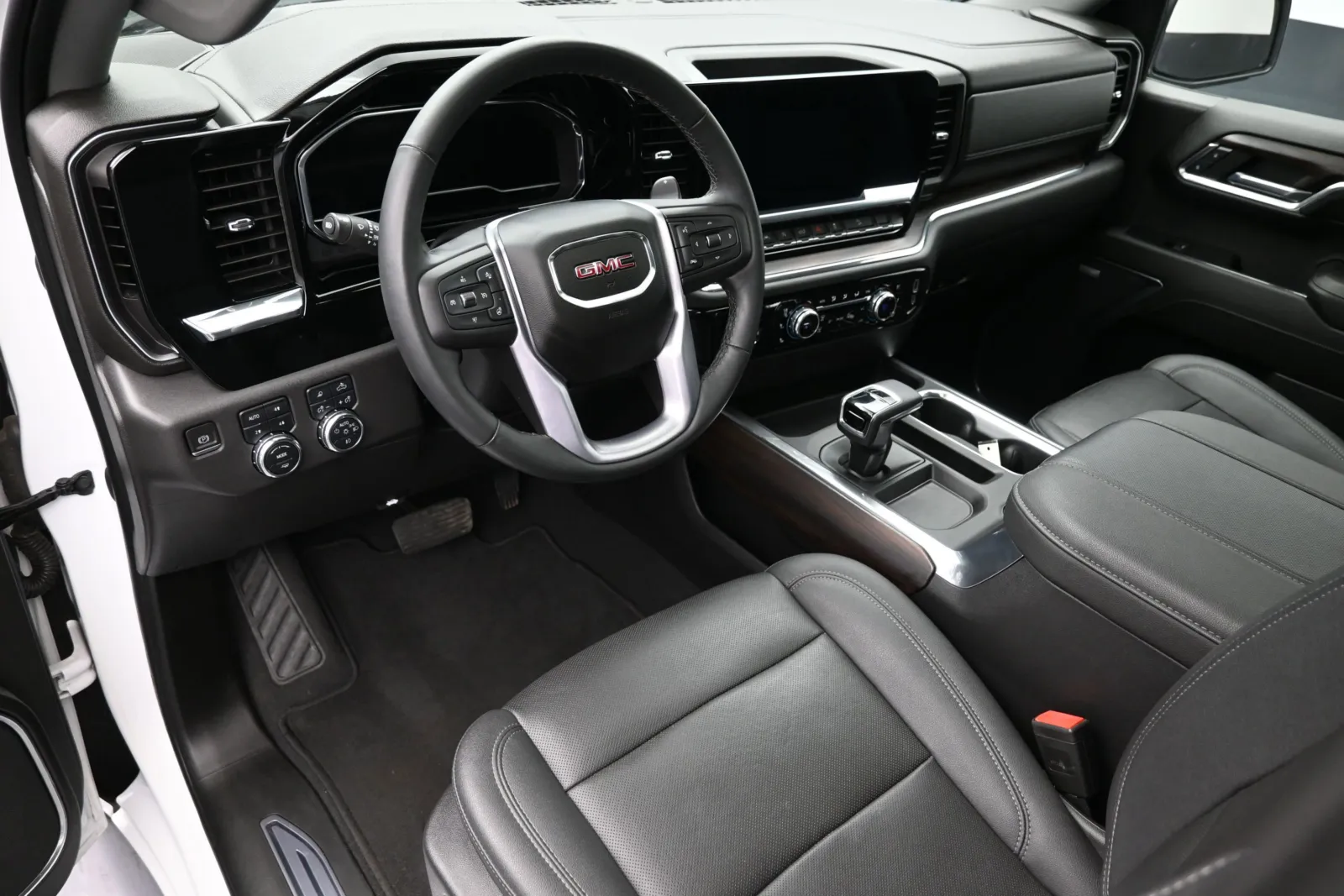 2023 GMC Sierra 1500 SLT - Photo 22