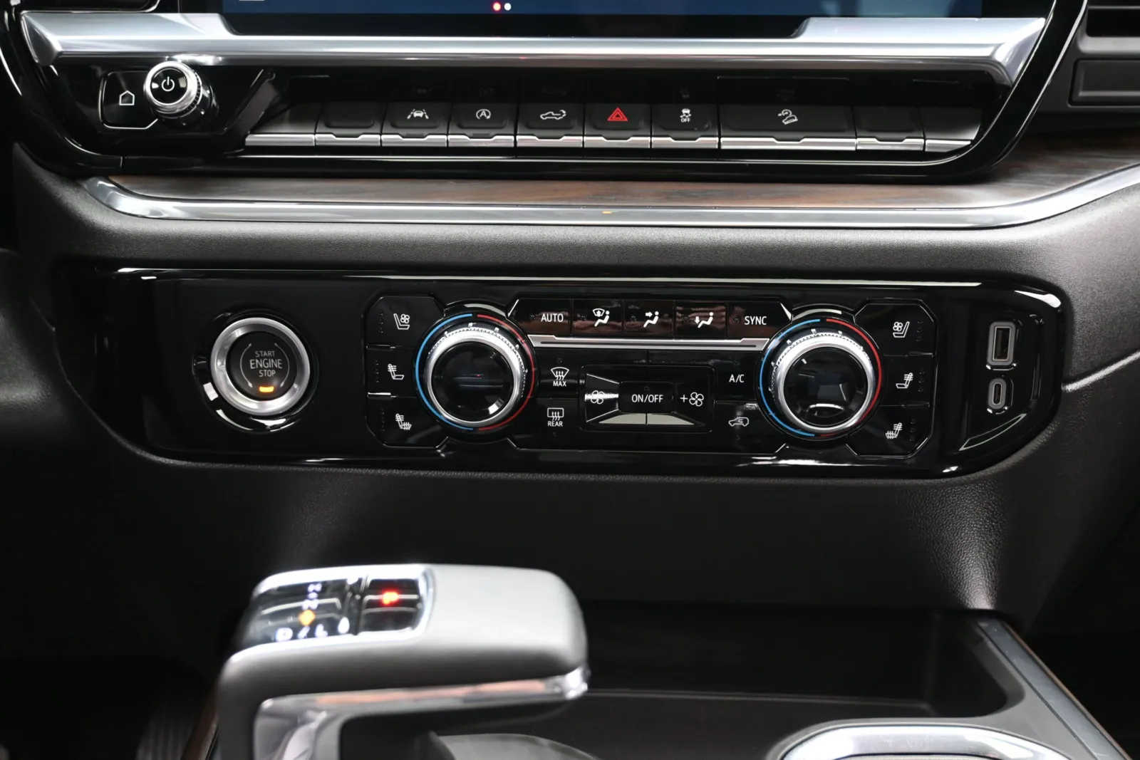 2023 GMC Sierra 1500 SLT - Photo 38