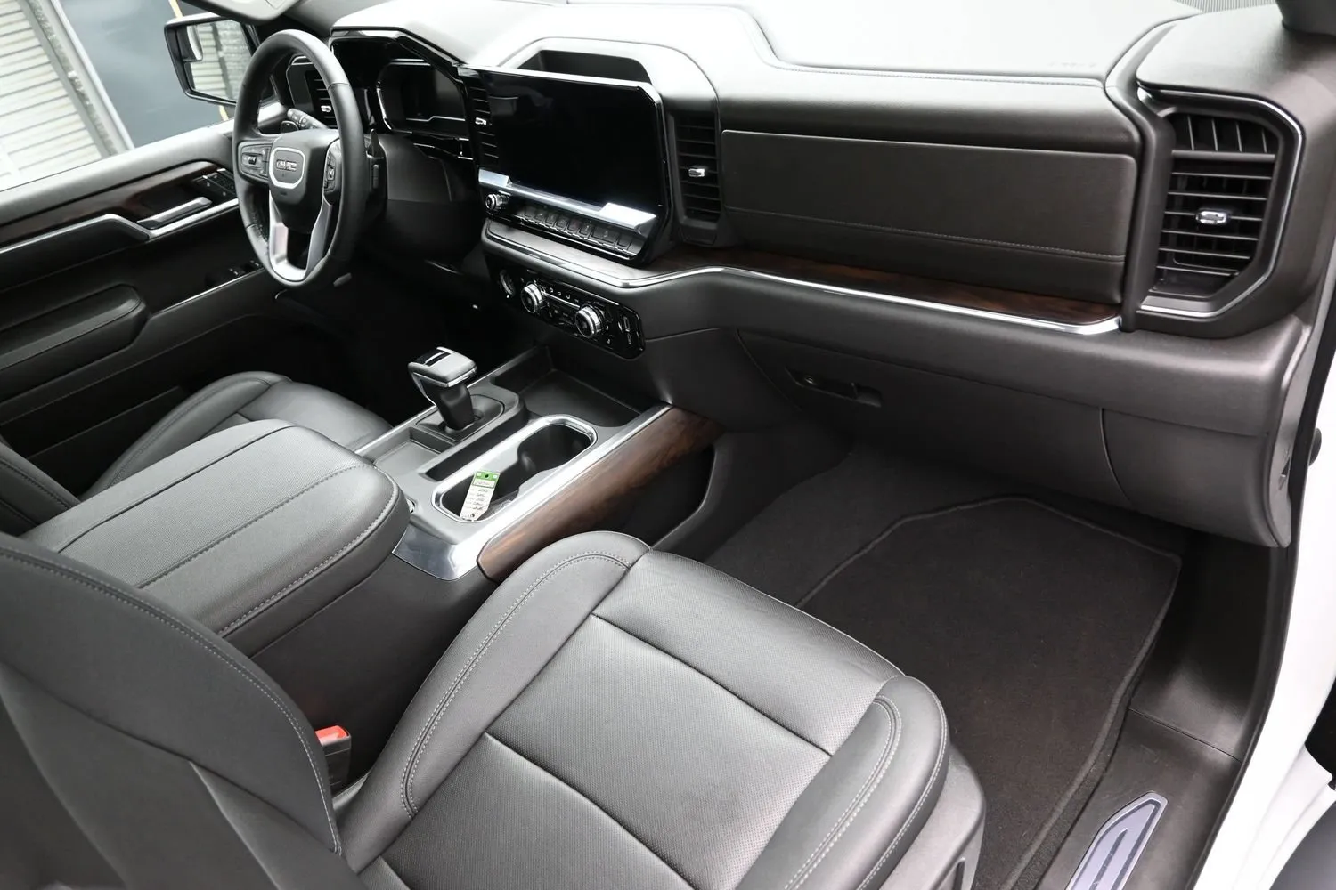 2023 GMC Sierra 1500 SLT - Photo 41