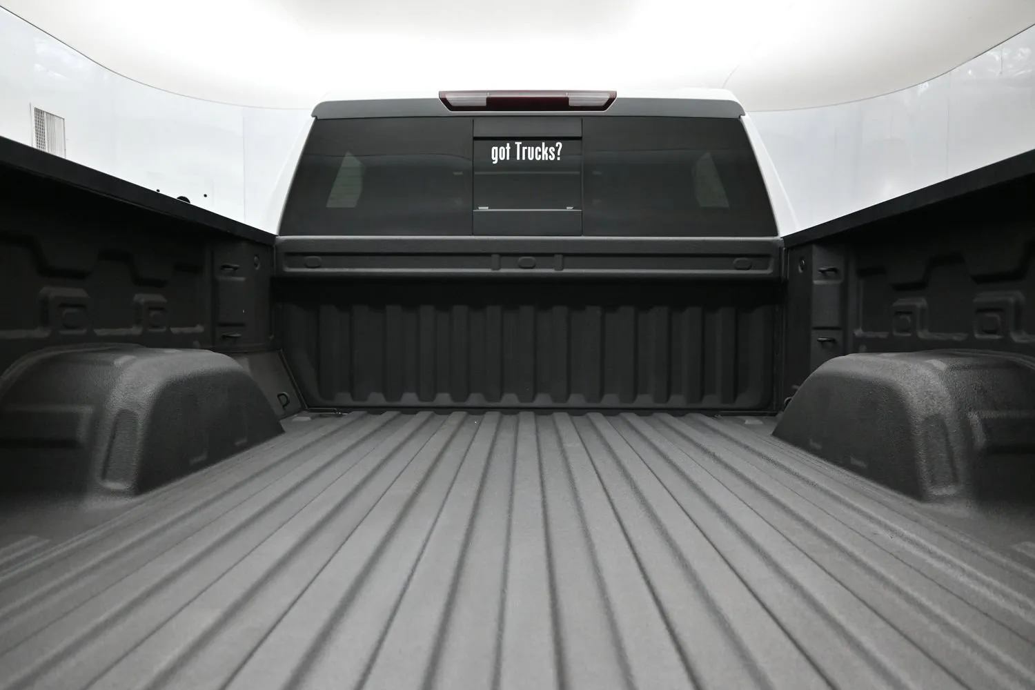 2023 GMC Sierra 1500 SLT - Photo 7