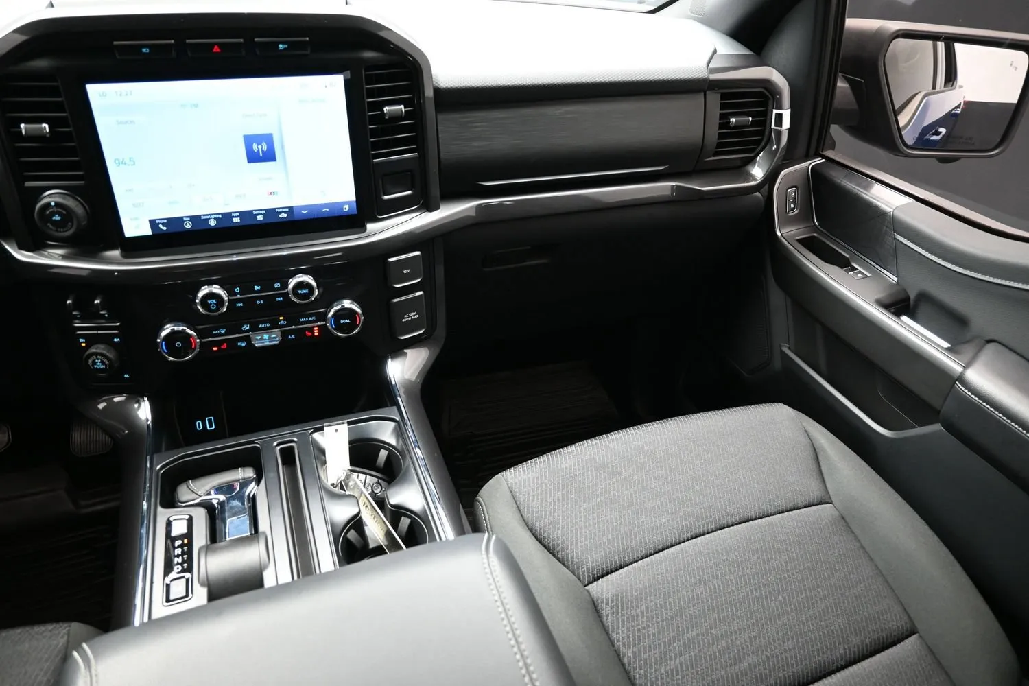 2023 Ford F-150 XLT - Photo 39