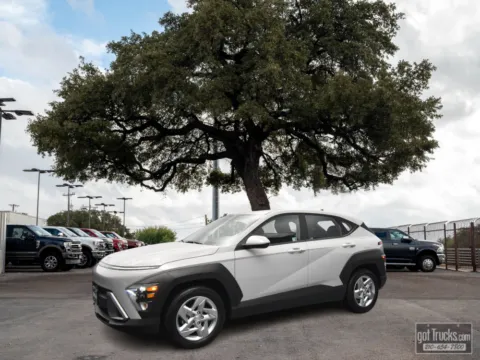 Gray 2025 Hyundai Kona SE for sale in San Antonio, TX