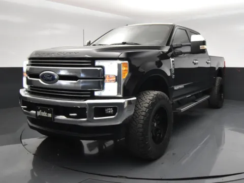 Photos of 2017 Ford Super Duty F-250 SRW Lariat for sale in San Antonio, TX at got Trucks?