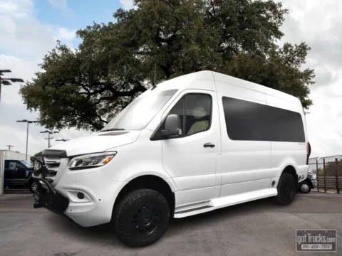 White 2020 Mercedes-Benz Sprinter Cargo Van 2500 Standard Roof V6 144 for sale in San Antonio, TX