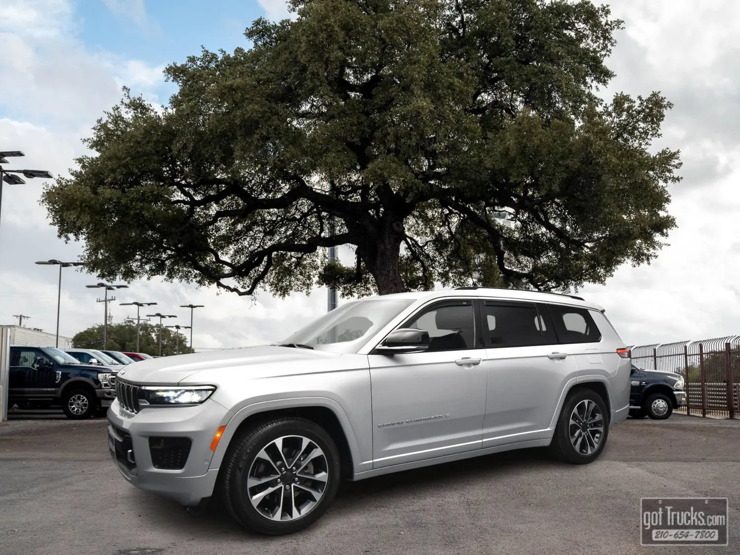 Silver 2022 Jeep Grand Cherokee L Overland for sale in San Antonio, TX