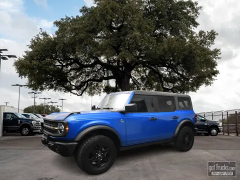 Blue 2023 Ford Bronco Black Diamond for sale in San Antonio, TX