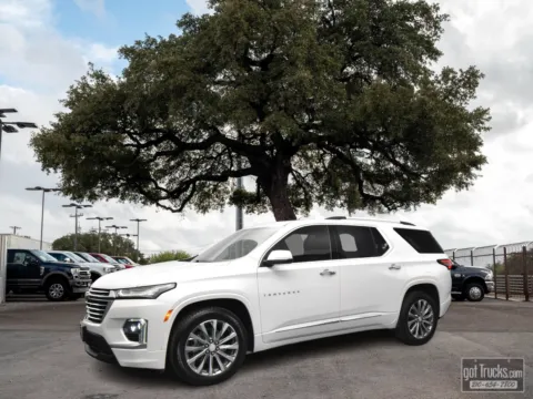 White 2022 Chevrolet Traverse Premier for sale in San Antonio, TX
