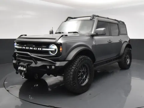 Photos of 2023 Ford Bronco Outer Banks for sale in San Antonio, TX at got Trucks?