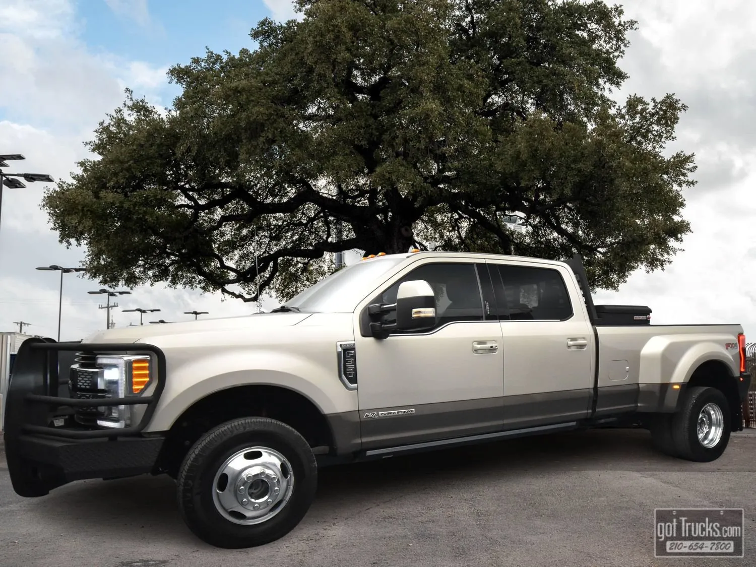 White 2017 Ford Super Duty F-350 DRW King Ranch for sale in San Antonio, TX