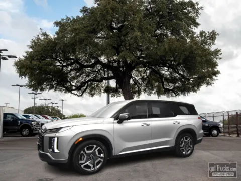 Silver 2024 Hyundai Palisade SEL 7P for sale in San Antonio, TX