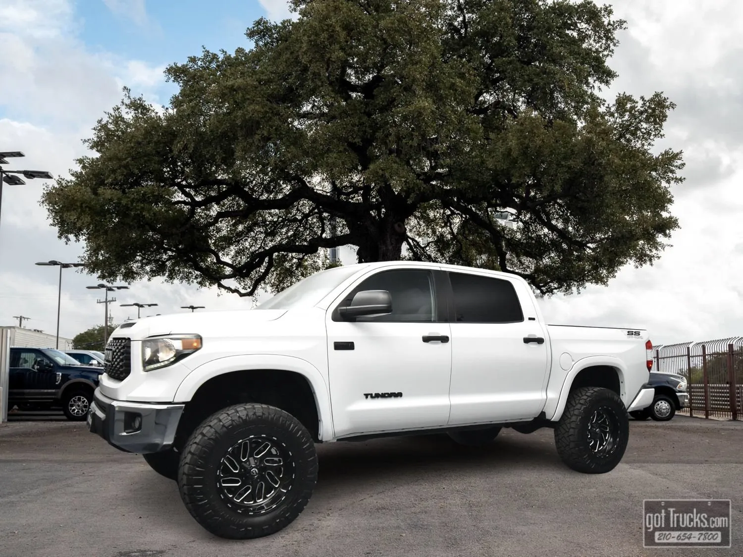 White 2018 Toyota Tundra SR5 for sale in San Antonio, TX