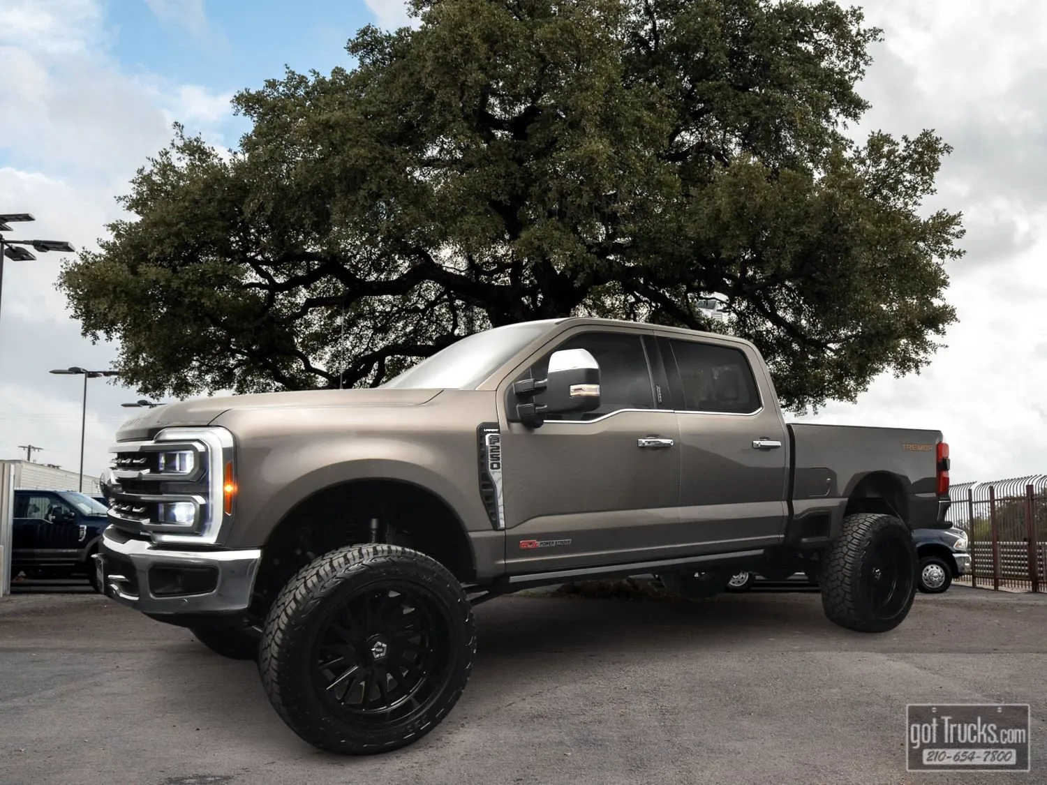 2023 Ford Super Duty F-250 SRW LARIAT