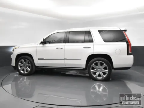 Another view of 2020 Cadillac Escalade Premium Luxury for sale in San Antonio, TX at got Trucks?