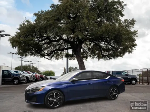 Blue 2024 Nissan Altima 2.5 SR for sale in San Antonio, TX