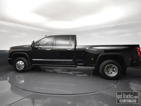 Another view of 2024 Chevrolet Silverado 3500 HD High Country for sale in San Antonio, TX at got Trucks?
