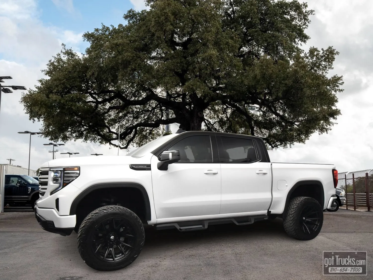 White 2023 GMC Sierra 1500 SLT for sale in San Antonio, TX