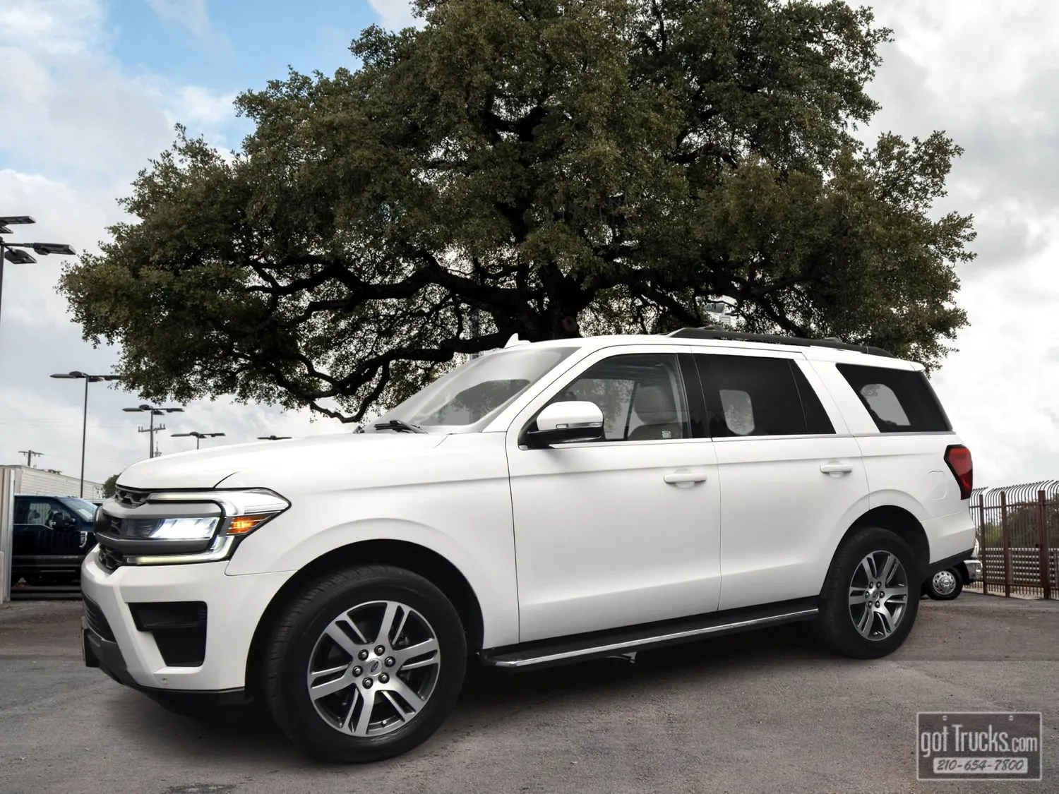 White 2023 Ford Expedition XLT for sale in San Antonio, TX