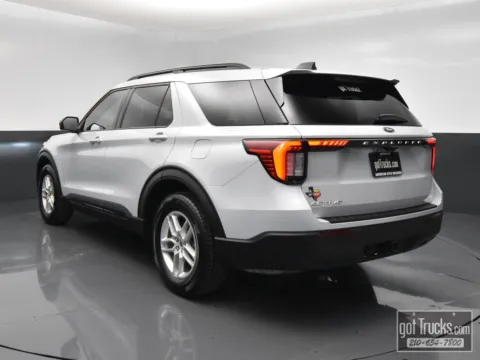 More photos of 2026 Ford Explorer Active w/200A Pkg at got Trucks?, TX