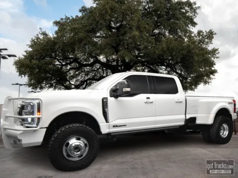 White 2025 Ford Super Duty F-350 DRW LARIAT for sale in San Antonio, TX