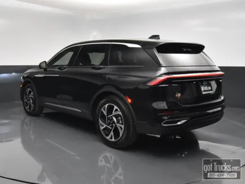 More photos of 2025 Lincoln Nautilus Premiere at got Trucks?, TX