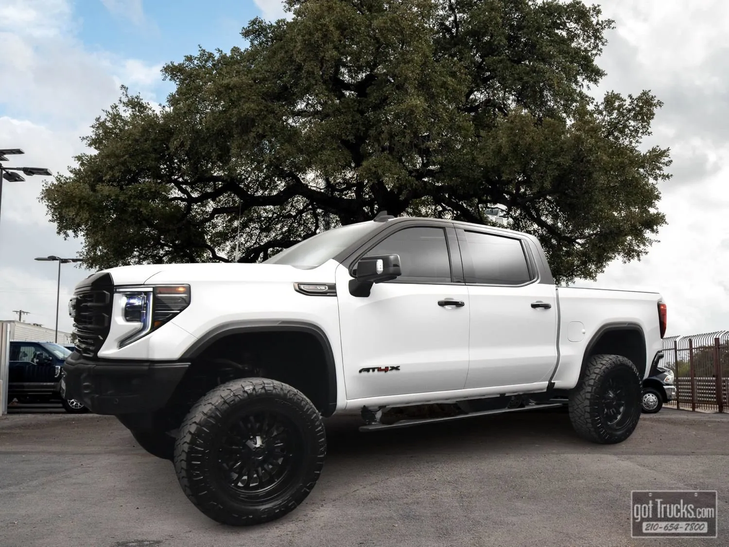 2023 GMC Sierra 1500 AT4X