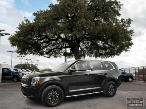 Black 2020 Kia Telluride LX for sale in San Antonio, TX