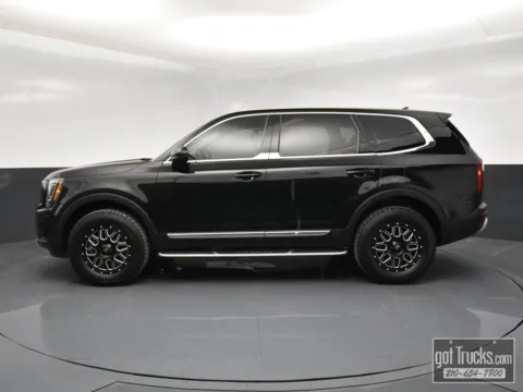 Another view of 2020 Kia Telluride LX for sale in San Antonio, TX at Trucks in Texas