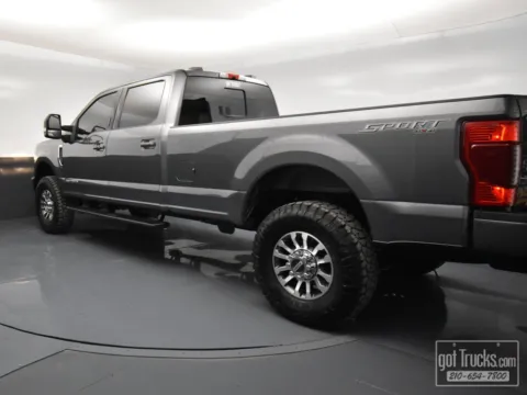 More photos of 2022 Ford Super Duty F-350 SRW LARIAT at Trucks in Texas, TX