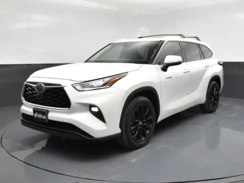 Photos of 2021 Toyota Highlander Hybrid Limited for sale in San Antonio, TX at Trucks in Texas