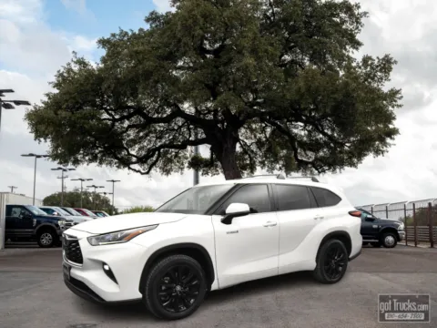 White 2021 Toyota Highlander Hybrid Limited for sale in San Antonio, TX