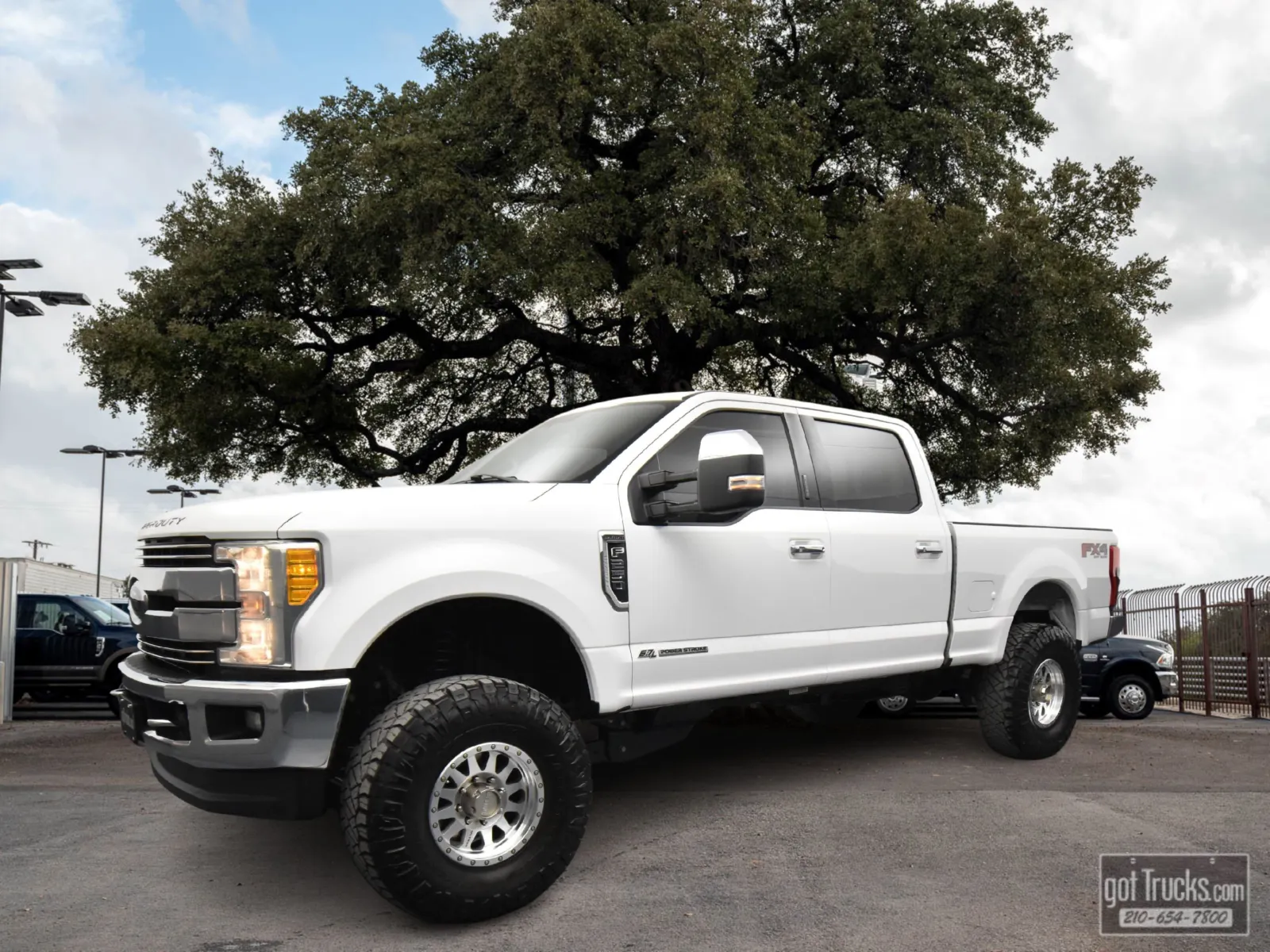 White 2017 Ford Super Duty F-250 SRW Lariat for sale in San Antonio, TX