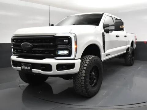 Photos of 2023 Ford Super Duty F-250 SRW Platinum for sale in San Antonio, TX at got Trucks?