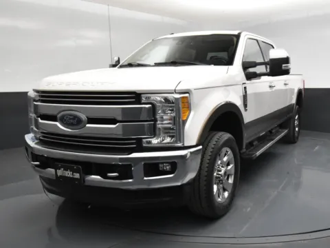 Photos of 2017 Ford Super Duty F-250 SRW Lariat for sale in San Antonio, TX at got Trucks?