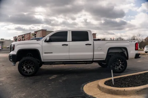 More photos of 2015 GMC Sierra 1500 at Lux Motors, IN