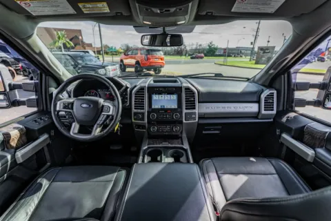 Photos of 2017 Ford Super Duty F-350 SRW Lariat for sale in Evansville, IN at Lux Motors