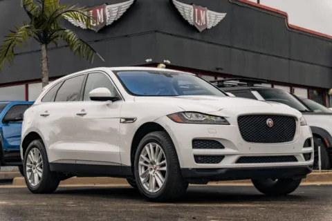 White 2017 Jaguar F-PACE 35t Prestige for sale in Evansville, IN