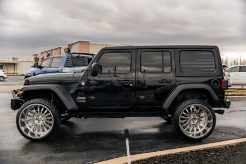 More photos of 2020 Jeep Wrangler Unlimited Freedom at Lux Motors, IN
