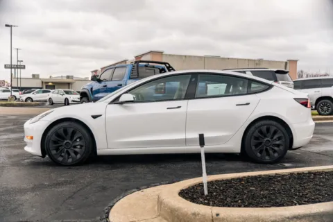 More photos of 2019 Tesla Model 3 Long Range at Lux Motors, IN