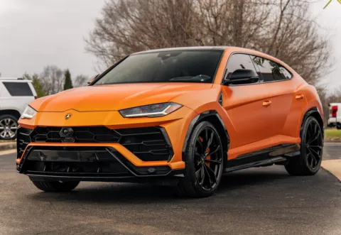More photos of 2021 Lamborghini Urus at Lux Motors, IN