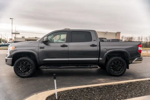 More photos of 2017 Toyota Tundra SR5 at Lux Motors, IN