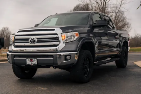 More photos of 2017 Toyota Tundra SR5 at Lux Motors, IN