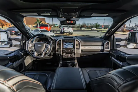 Photos of 2019 Ford Super Duty F-250 SRW Platinum for sale in Evansville, IN at Lux Motors