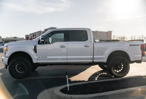 More photos of 2019 Ford Super Duty F-250 SRW Platinum at Lux Motors, IN