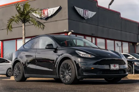 Black 2021 Tesla Model Y Long Range for sale in Evansville, IN