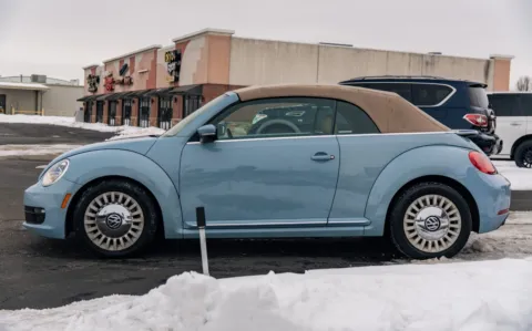 More photos of 2015 Volkswagen Beetle Convertible 1.8T w/Tech at Lux Motors, IN