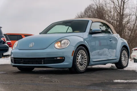 More photos of 2015 Volkswagen Beetle Convertible 1.8T w/Tech at Lux Motors, IN