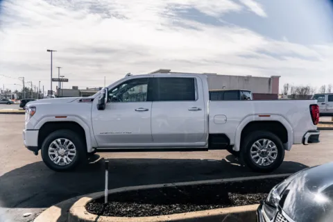 More photos of 2021 GMC Sierra 2500HD Denali at Lux Motors, IN