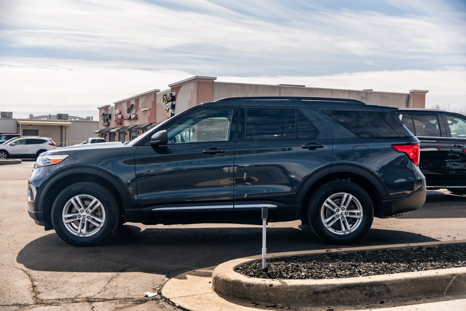 2022 Ford Explorer XLT - Photo 5